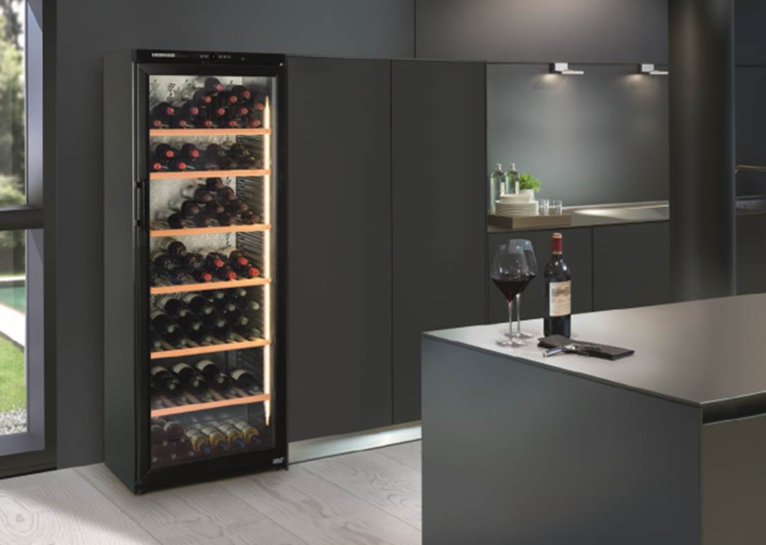 利勃海爾Barrique 系列酒柜 WKb 4612，給生活加一點微醺