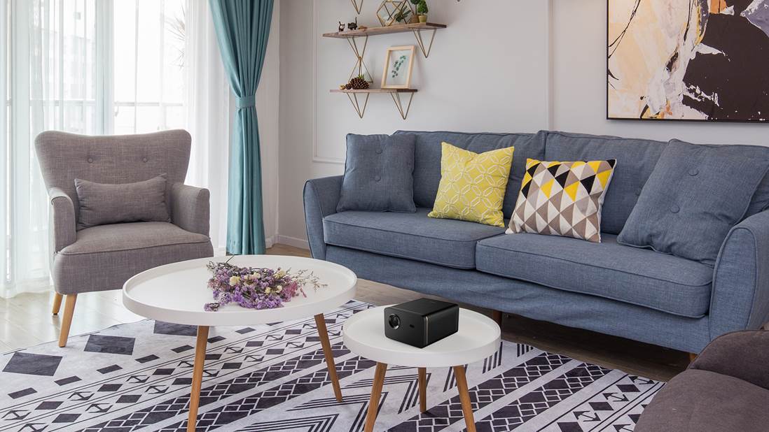 長虹Q5智能投影儀，讓你國慶不出門也能看遍山川星河