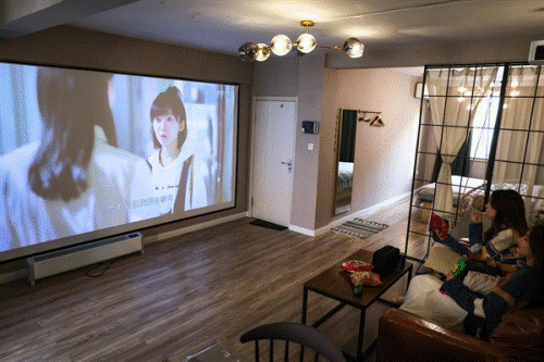 五個原因告訴你投影儀對比電視的優勢所在，一文看懂！