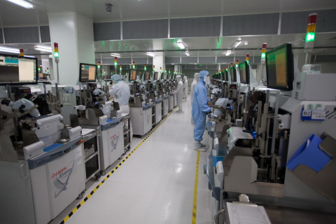 銀河微電的首家代理商，并代理長晶科技、華潤微等諸多國內一線品牌，提供分立器件、電源管理 IC 等多元產品，滿足一站式采購需求。為推動國產半導體元器件產業發展貢獻力量